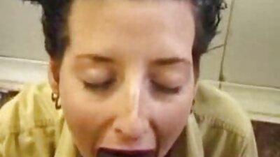 Γαλλίδα νοικοκυρά fellatio κατά τη διάρκεια του διαλείμματος από την εργασία στο σπίτι