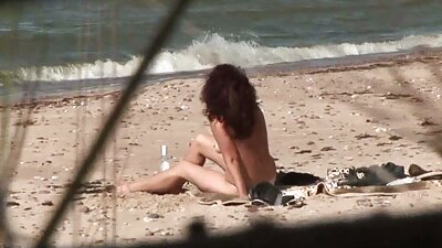Ο Ιάπωνας Milf Wife Asahi γυμνός σε δημόσια παραλία